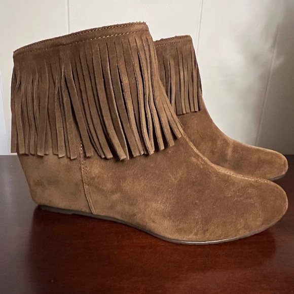 New comfortiva riverton suede fringe boot desert tan size 8 NWOT - Picture 3 of 10